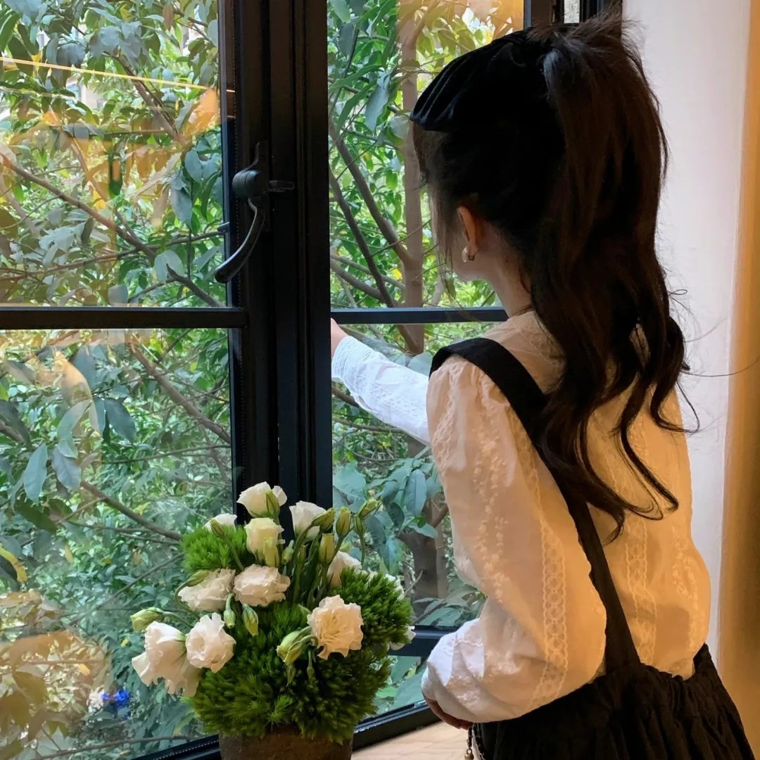 东德蕾丝的爱欲